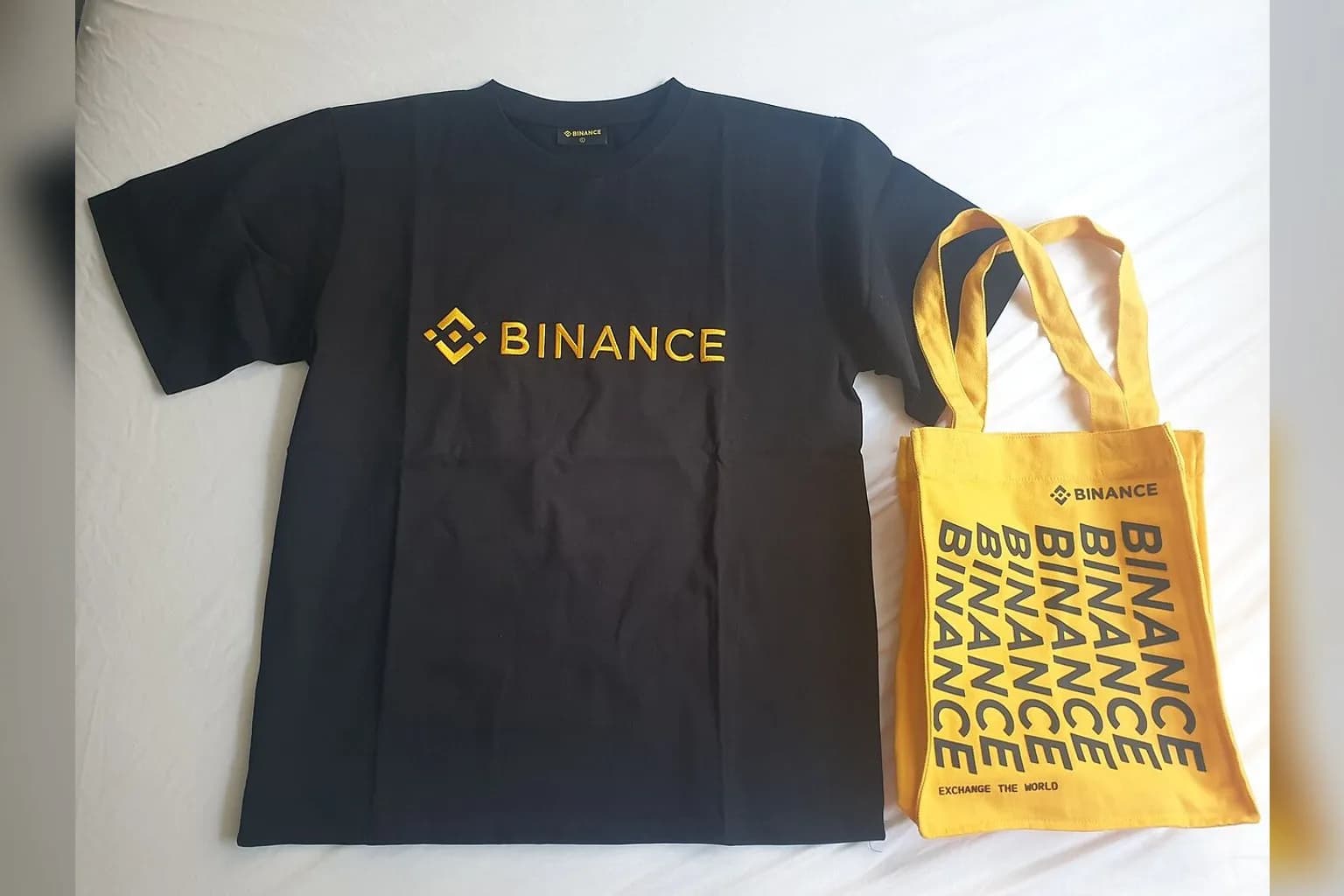 Binance cryptocurrency exchange logo