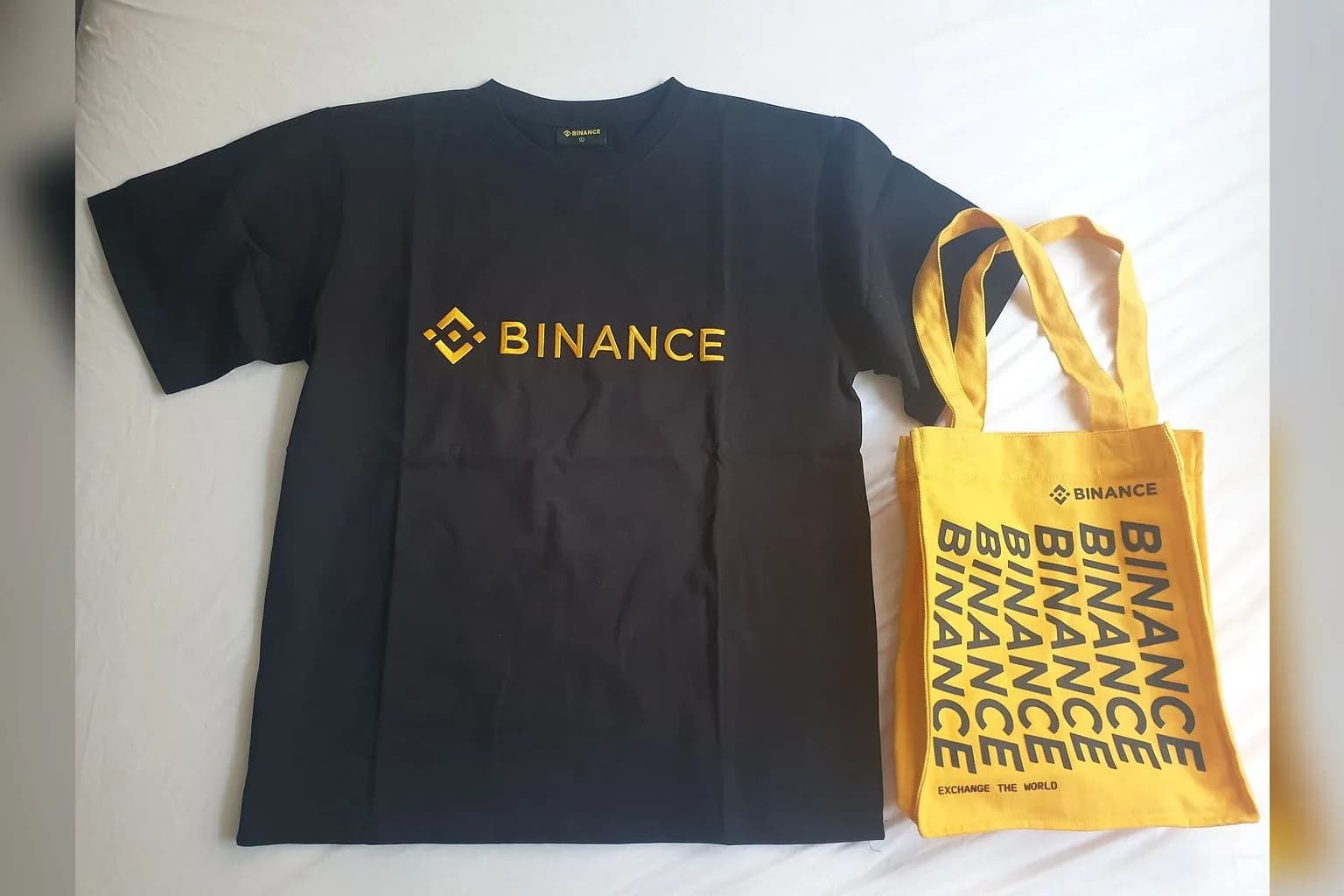 Binance cryptocurrency exchange logo and branding