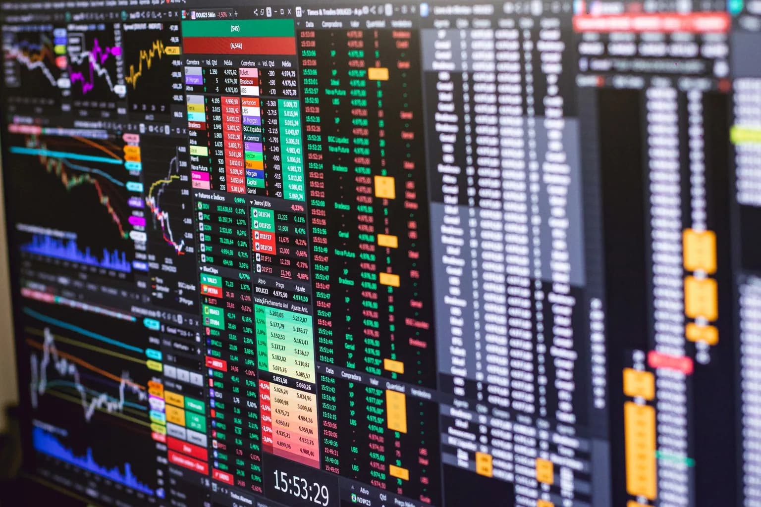 Traders on the Nasdaq trading floor during a technology stock selloff